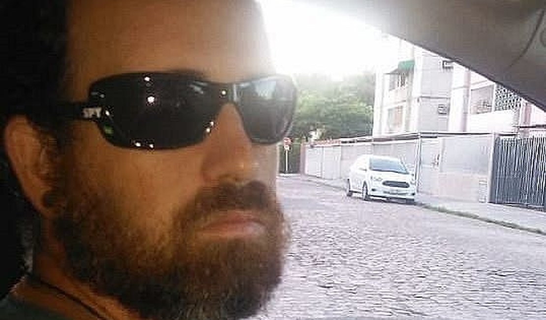 Caso Rayniere: corpo de motorista de aplicativo é sepultado em Maceió