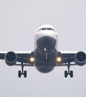 Dois aviões colidem no ar na Alemanha