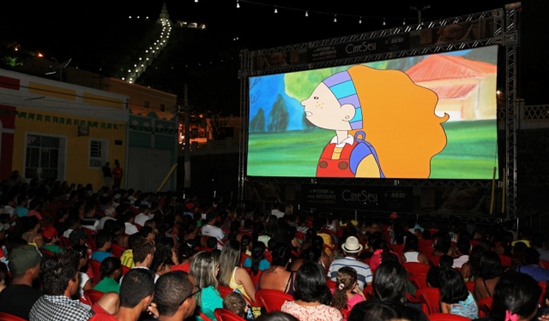 Cine Sesi exibe filme na praça e de graca em  Santana do Mundaú