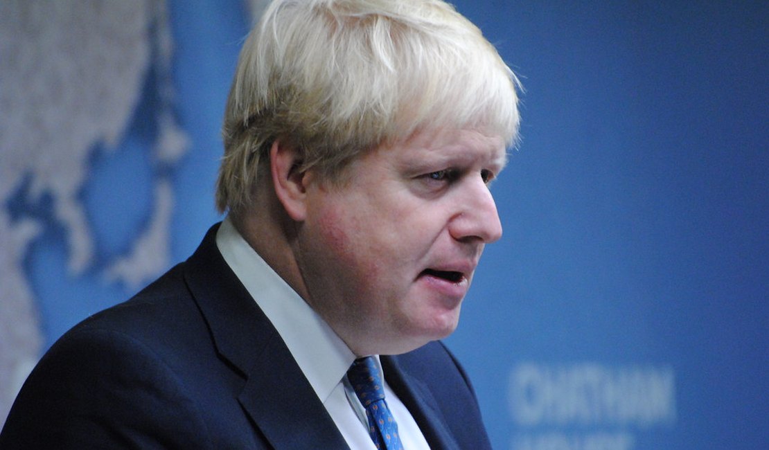 Boris Johnson, primeiro-ministro britânico, anuncia que está com coronavírus