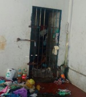 Após serrar a grade da cela, preso foge da Central de Polícia de Arapiraca