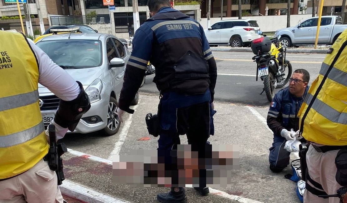 Briga entre homens em situação de rua deixa um ferido na Ponta Verde