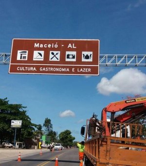 Novas sinalizações vão indicar principais pontos turísticos de Maceió