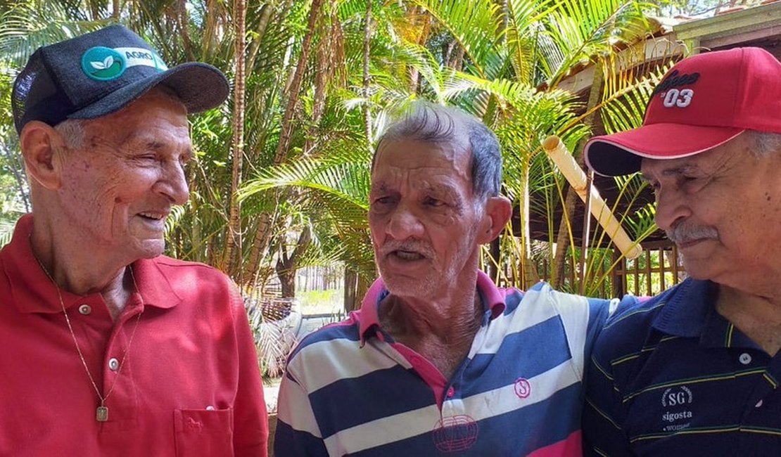 Após 70 anos, idoso que perdeu trem durante viagem com a família reencontra irmãos em Tupã