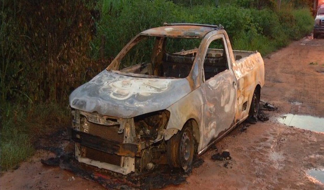 Comerciante tem carro incendiado em Delmiro Gouveia