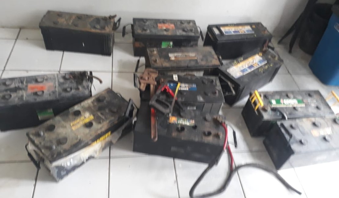 [Vídeo] Suspeito de roubar baterias veiculares é amarrado, espancado e preso em Arapiraca