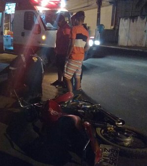 Motoqueiro colide na lateral de veículo em Arapiraca 