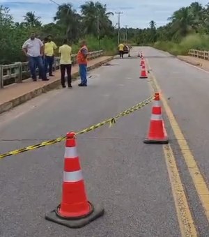 [Vídeo] Ponte do Poxim é parcialmente interditada para reparos, em Coruripe