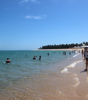 Praias do litoral alagoano apresentam 14 trechos impróprios para banho de mar