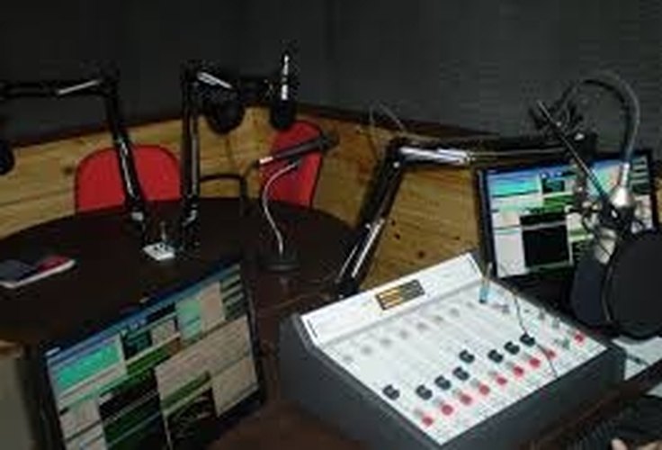 Aos amadores do rádio