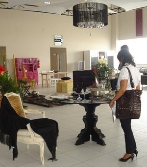Produtores de móveis expõem peças em Arapiraca