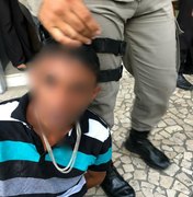 Homem é detido por populares após roubar moto no centro de Arapiraca 