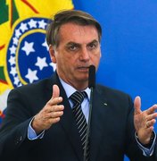 Bolsonaro minimiza crise e diz que coronavírus está superdimensionado