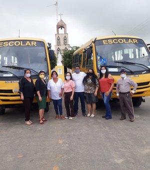 Após indicação de Rodrigo Cunha, Chã Preta ganha três ônibus escolares