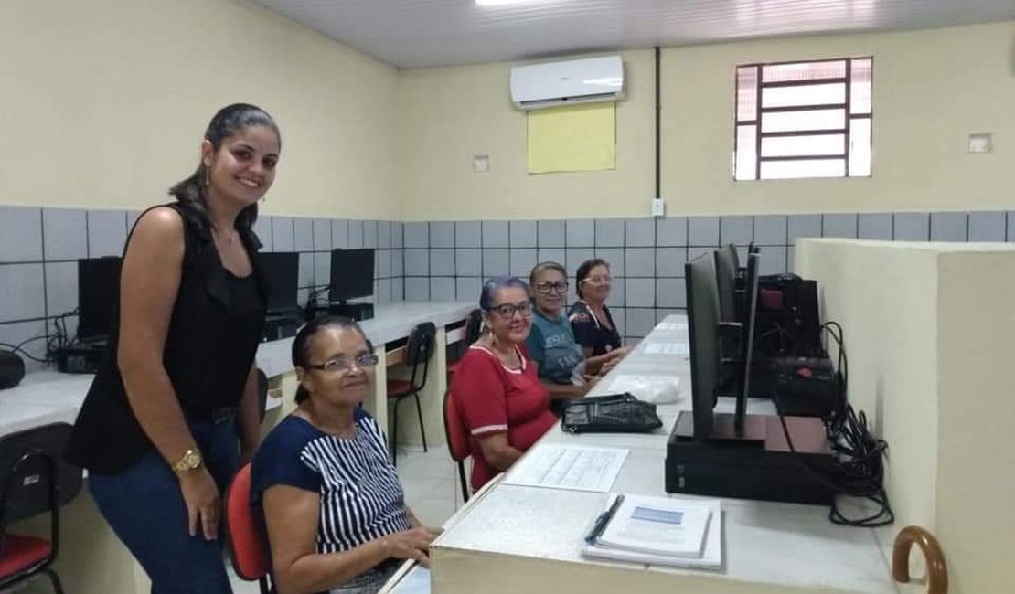 Prefeitura de Maragogi promove curso de informática para idosos