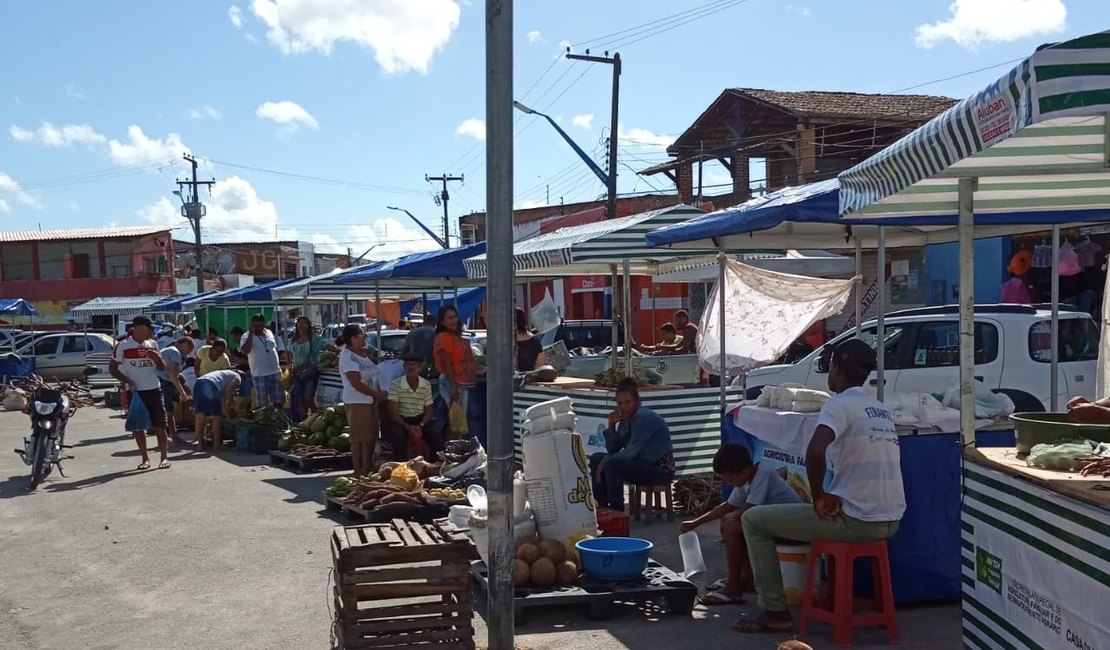 Camponeses de Matriz de Camaragibe recebem barracas da Feira da Agricultura