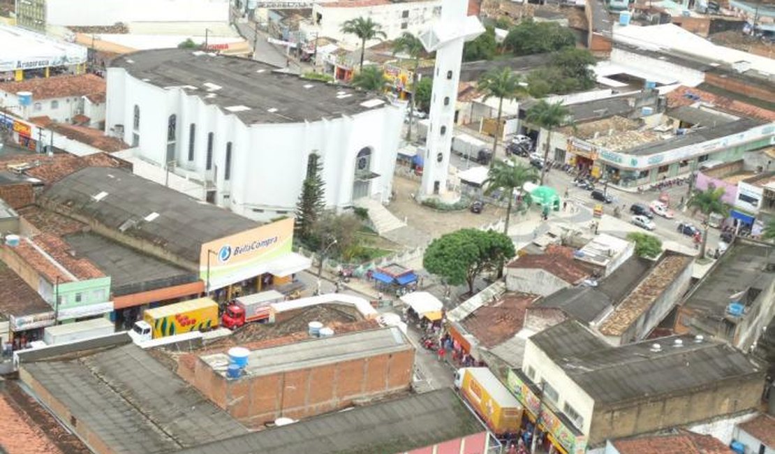 Feriado de Tiradentes: comércio e shopping fechados, mas vacinação continua em Arapiraca