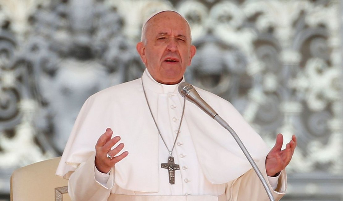 Papa denuncia 'agruras e desafios diários' dos católicos na China
