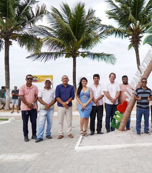 Prefeito Déo inaugura reconstrução da Praça dos Idosos em Japaratinga