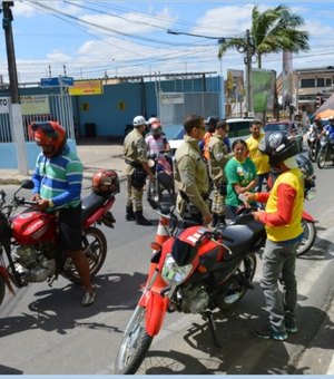 Órgãos de trânsito intensificam fiscalização a mototaxistas clandestinos
