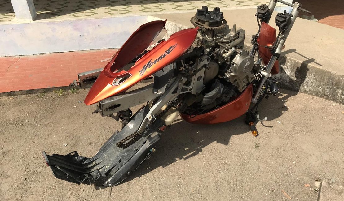 Polícia recupera motocicleta com registros de roubo, em Arapiraca