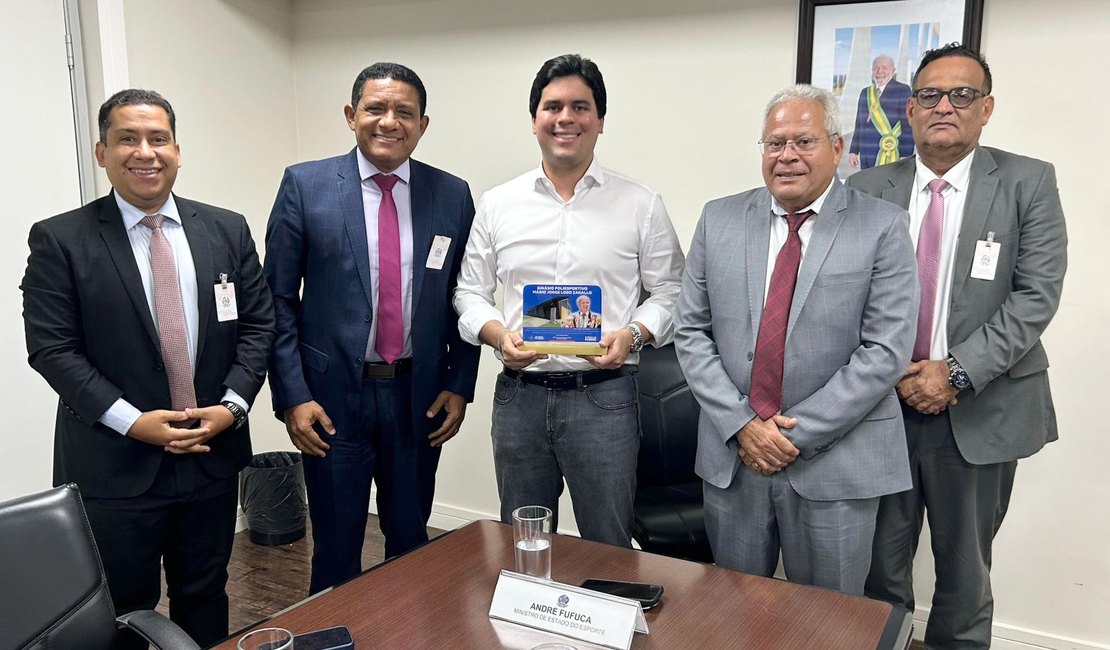 Prefeito de Palmeira e ministro do Esporte discutem inclusão do município em projetos do novo PAC