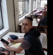 Homem que lia livro de Hitler é detido após fazer ofensas racistas e homofóbicas na Biblioteca Mario de Andrade
