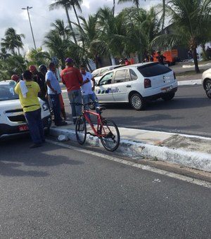Taxista é morto a tiros dentro de carro no Jaraguá