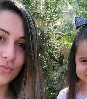 Mulher que viralizou com barriga pintada na gravidez perde a filha de 4 anos