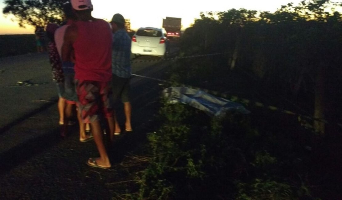 Homem morre após ser atropelado por veículo na AL-220, no Agreste de Alagoas