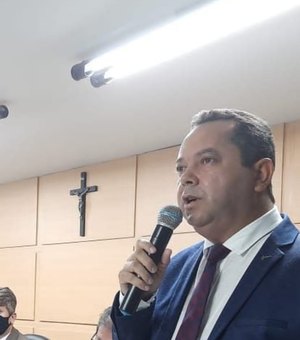 Prefeitura atende indicação de Márcio Canaã e reforma Portais de acesso à Arapiraca