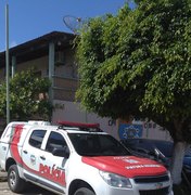 Homem armado com uma faca invade clínica em Arapiraca