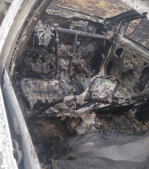 Polícia encontra ossada humana dentro de carro carbonizado em Satuba
