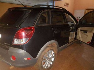De moto, assaltantes roubam caminhonete esportiva em São Sebastião