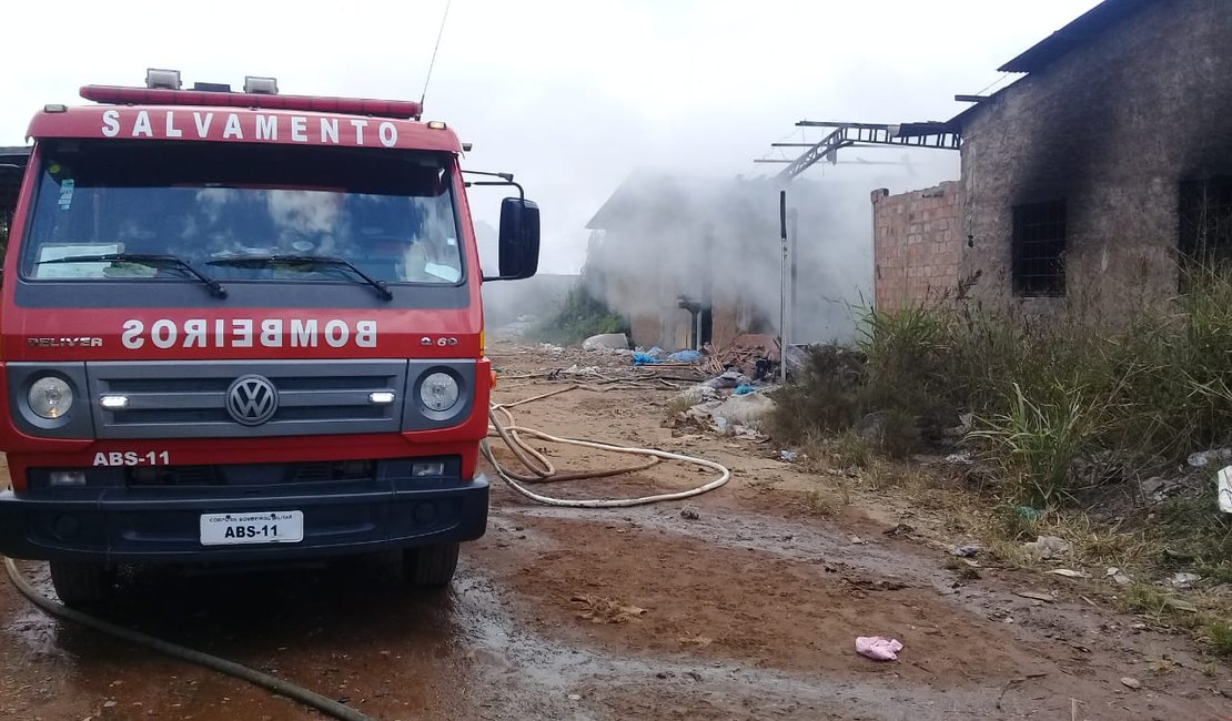 Incêndio de grandes proporções atinge fábrica em Arapiraca