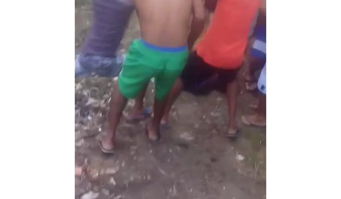 Suspeito de arrombar farmácia é agredido a pauladas em São Miguel dos Milagres