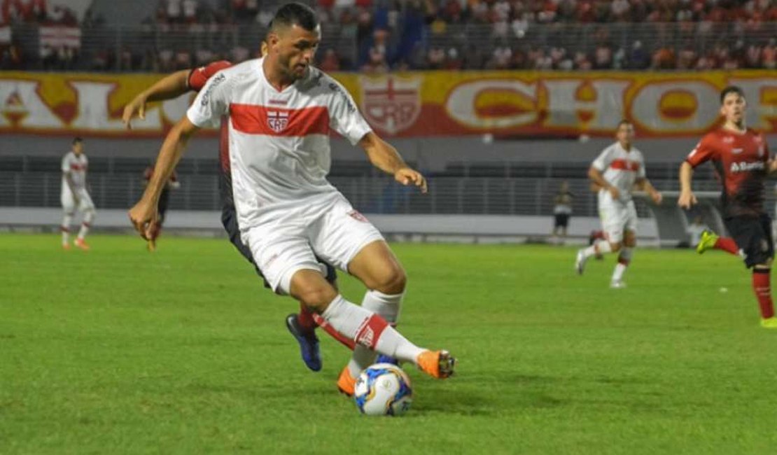 Decisivo, Edson Cariús comemora primeiro gol pelo CRB