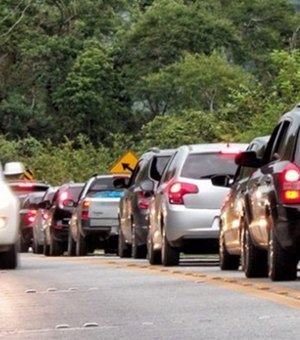 Lei do Farol Baixo está suspensa em rodovias estaduais, mas permanece nas federais