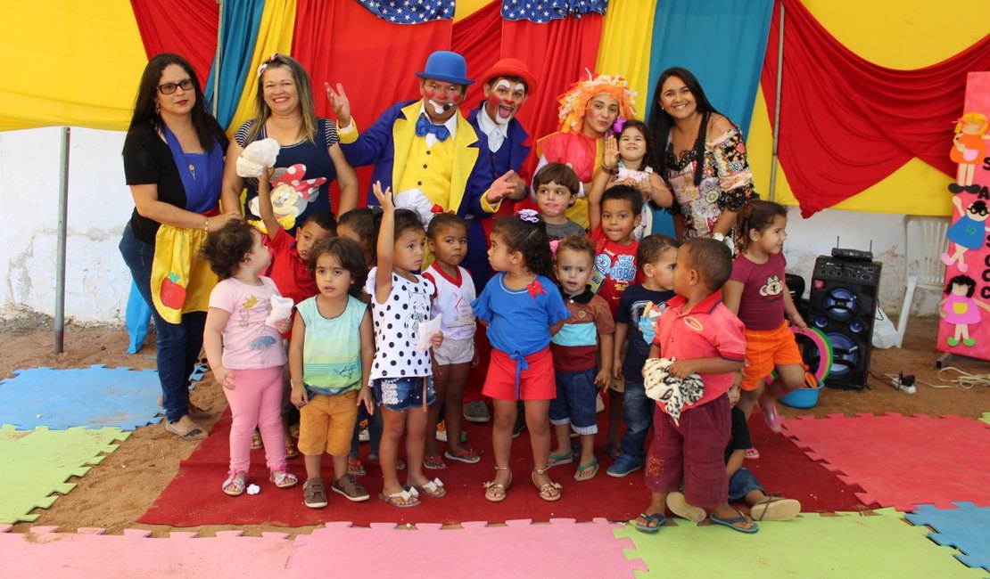 Creche Vovó Santa em Craíbas promove festa em homenagem as crianças