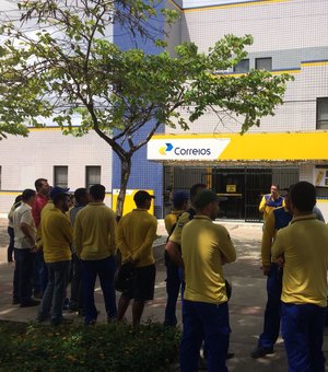  Servidores dos Correios não aceitam decisão do TST e greve continua em Alagoas