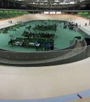 Com seis meses de atraso, Paes entrega última instalação do Parque Olímpico