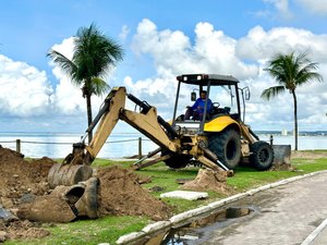 Infraestrutura troca tubulação para recuperar sistema de drenagem no Jaraguá