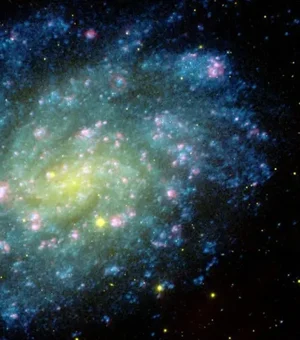 Em homenagem a Pelé, Nasa publica foto de galáxia com cores do Brasil