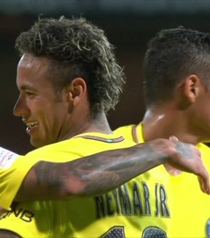 Depois de visita, Daniel Alves posta mensagem de apoio a Neymar