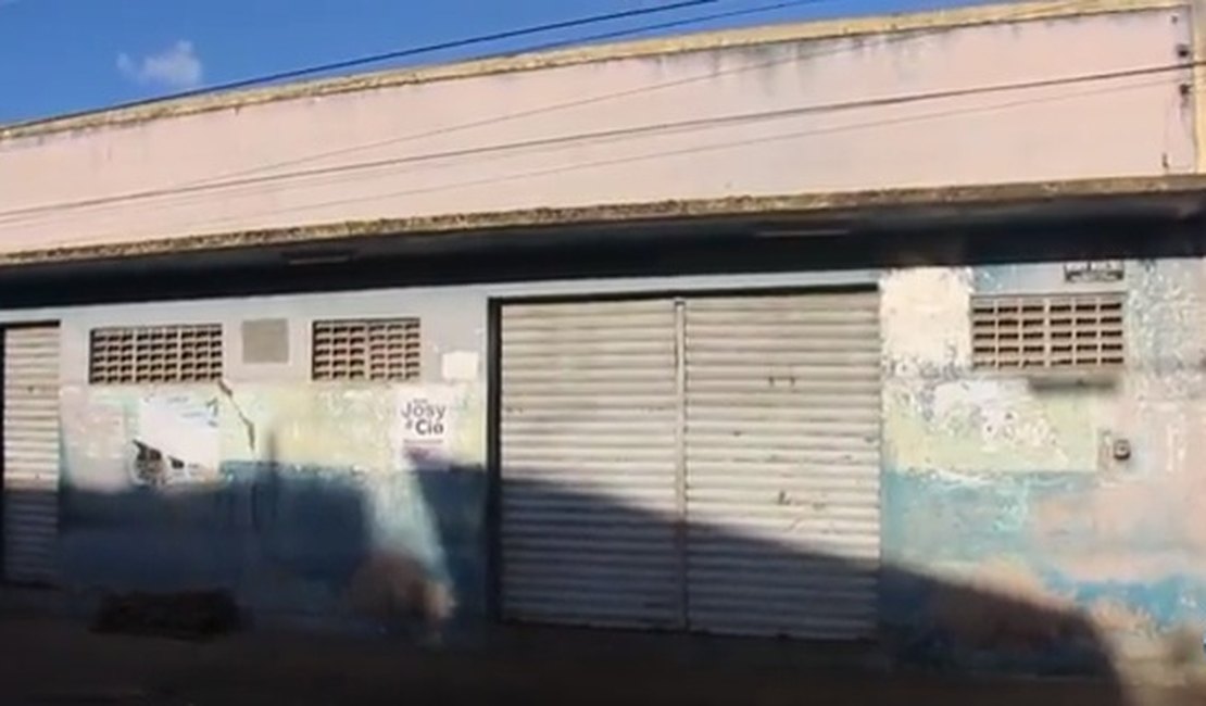 Açougue público da Vila Bananeiras está abandonado pelo poder público