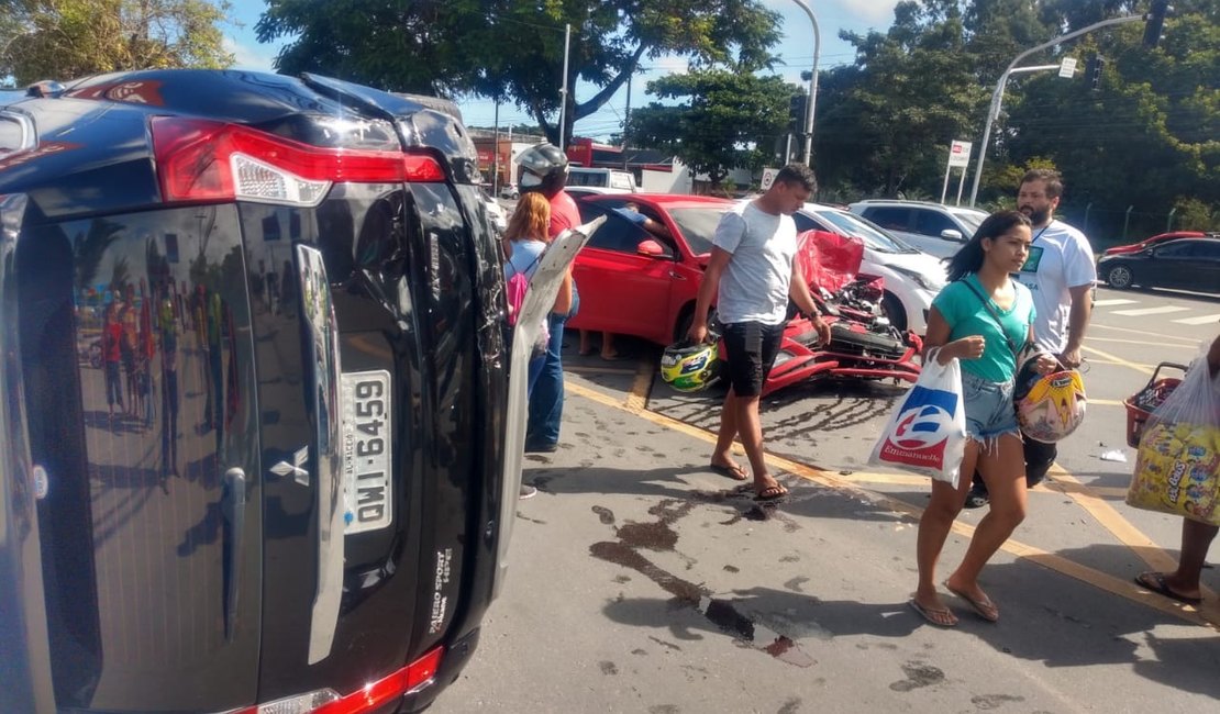 SMTT divulga imagens de acidente na Av. Fernandes Lima