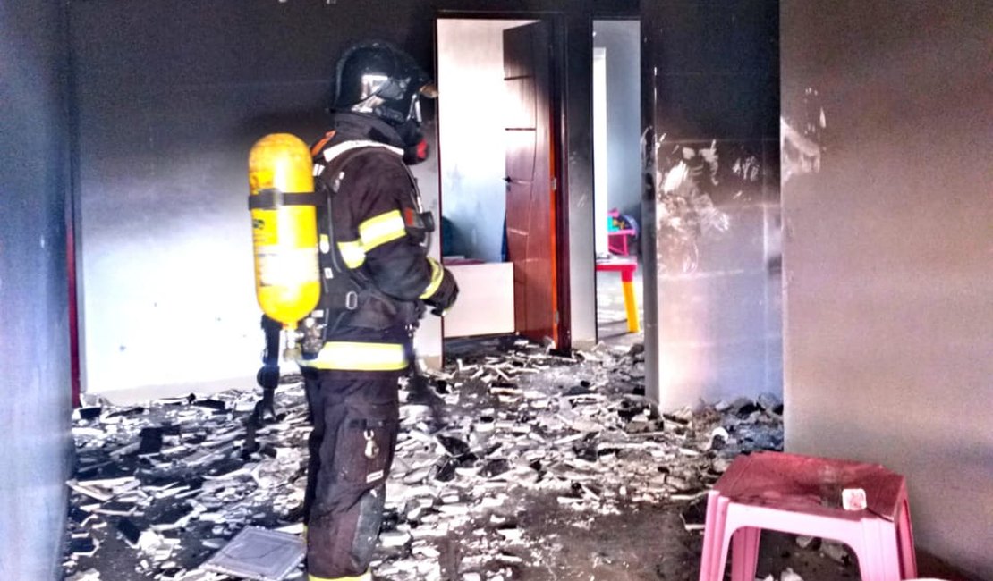 Botijão de gás explode em casa de condomínio residencial de Arapiraca