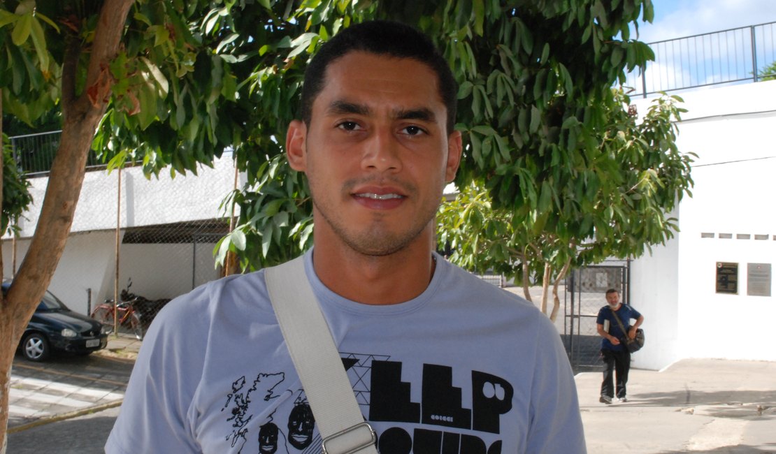 Zagueiro Leandro Cardoso está suspenso por doping