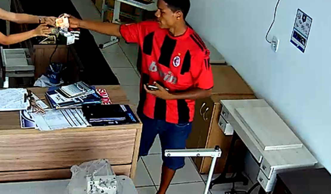 Preso homem acusado de assaltar loja no Centro de Maceió