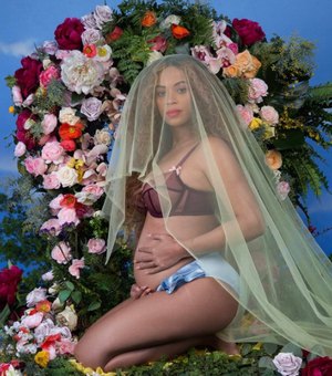 Beyoncé anuncia que está grávida de gêmeos